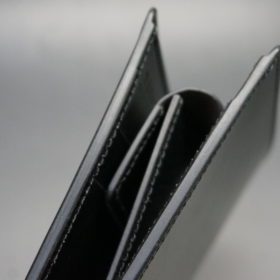 クレイトン社のブライドルレザーのブラックカラーの二つ折り財布（小銭入れ付き）の画像3