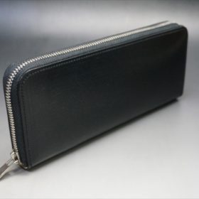 セドウィック社製ブライドルレザーのブラックカラーのラウンドファスナー長財布のサイズが分かる画像
