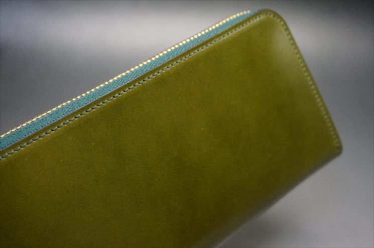 新喜皮革社製オイルコードバンのグリーンを使用したラウンドファスナー長財布(ゴールド色）-3