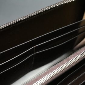 セドウィック社製ブライドルレザーのチョコ色のラウンドファスナー長財布（シルバー色）-1-13