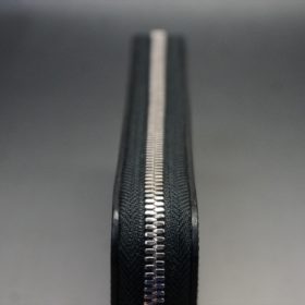 ホーウィン社製シェルコードバンのブラック色のラウンドファスナー長財布（シルバー色）-1-5