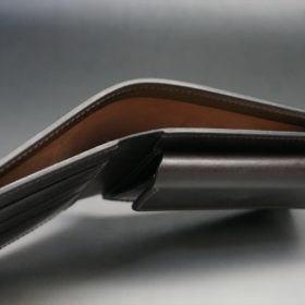 レーデルオガワ社製オイル仕上げコードバンのバーガンディ色の二つ折り財布（ゴールド色）-1-4