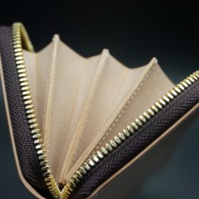新喜皮革社製オイルコードバンのナチュラル色のラウンドファスナー長財布（ゴールド色）-1-8