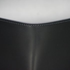 ホーウィン社製シェルコードバンのブラック色の二つ折り財布（ゴールド色）-1-3