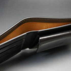 ロカド社製オイル仕上げコードバンのダークバーガンディ色の二つ折り財布（ゴールド色）-1-5