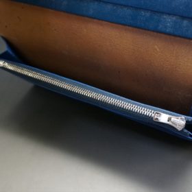 ロカド社製オイル仕上げコードバンのネイビー色のスタンダード長財布（シルバー色）-1-9
