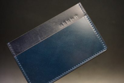 新喜皮革社製オイル仕上げコードバンのネイビー色のカードケース