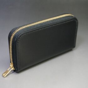 ブラック色のミニ財布