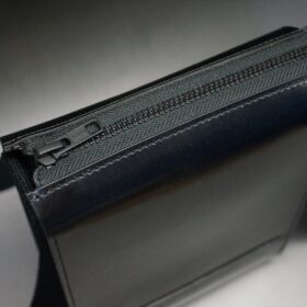 ブライドルレザー ショルダーバッグ(セドウィック社/ブラック色/天ファスナー15型/金具：ブラック色） - 画像 (9)