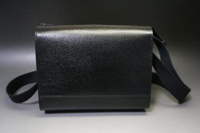 横25cm×縦20cm規格のショルダーバッグ