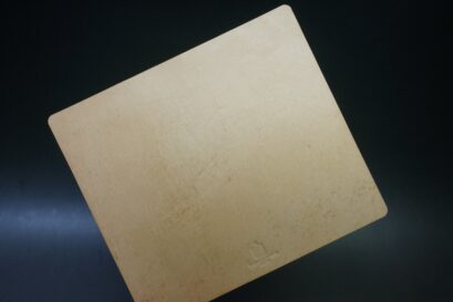 J.ベイカー社製ブライドルレザー（ナチュラル色）のマウスパッド