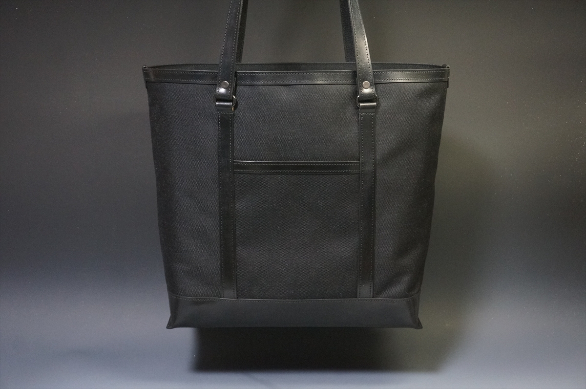 ブライドルレザーを使用したトートバッグ