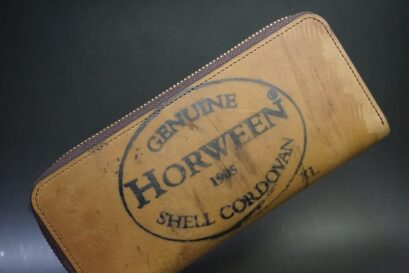 ホーウィンスタンプ面を前面に使用した長財布