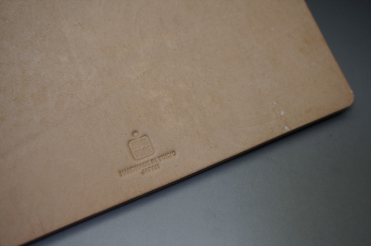 ブライドルレザー マウスパッド(J.ベイカー社/ナチュラル色) - 画像 (3)