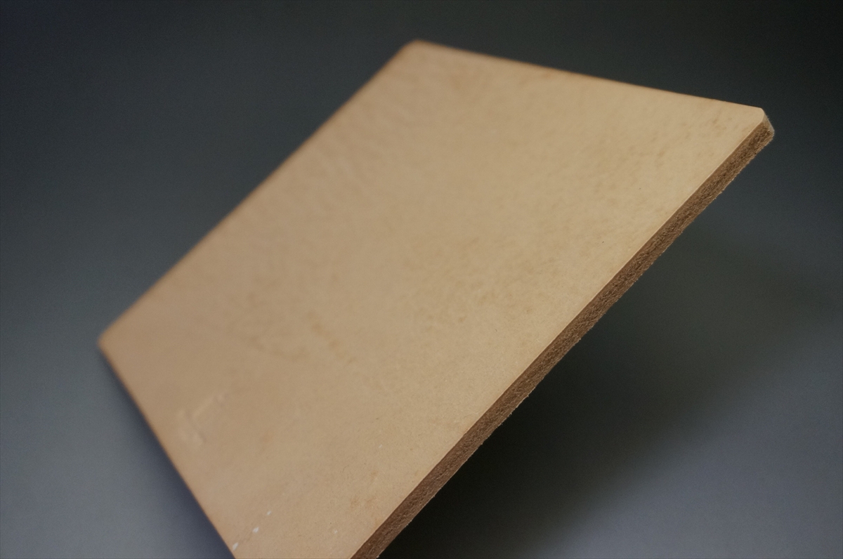 ブライドルレザー マウスパッド(J.ベイカー社/ナチュラル色) - 画像 (5)