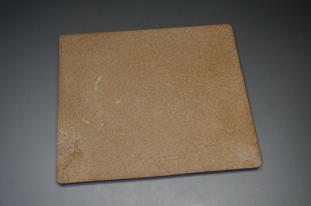 ブライドルレザー マウスパッド(J.ベイカー社/ナチュラル色) - 画像 (6)