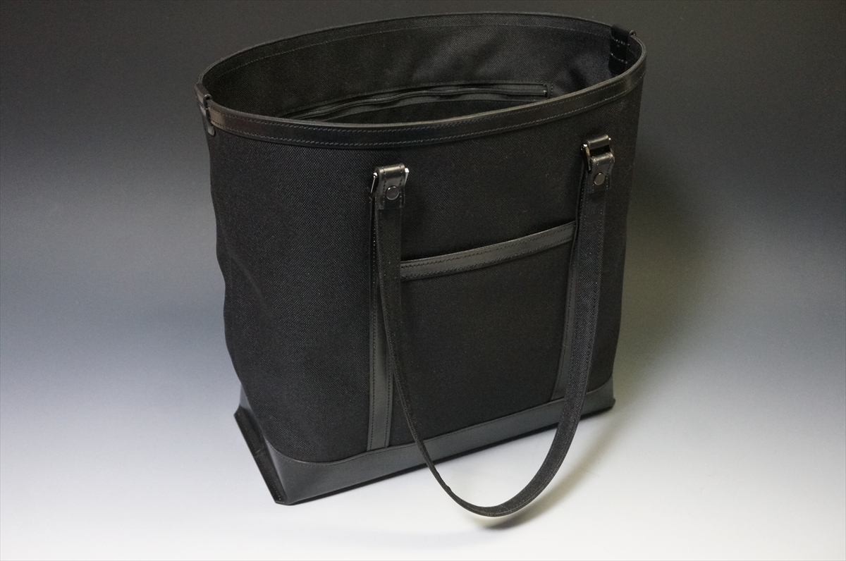 トートバッグ(ブライドルレザー×撥水生地/ブラック色/横38cm×縦33cm規格) - 画像 (5)