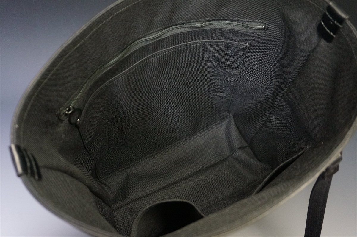 トートバッグ(ブライドルレザー×撥水生地/ブラック色/横38cm×縦33cm規格) - 画像 (9)