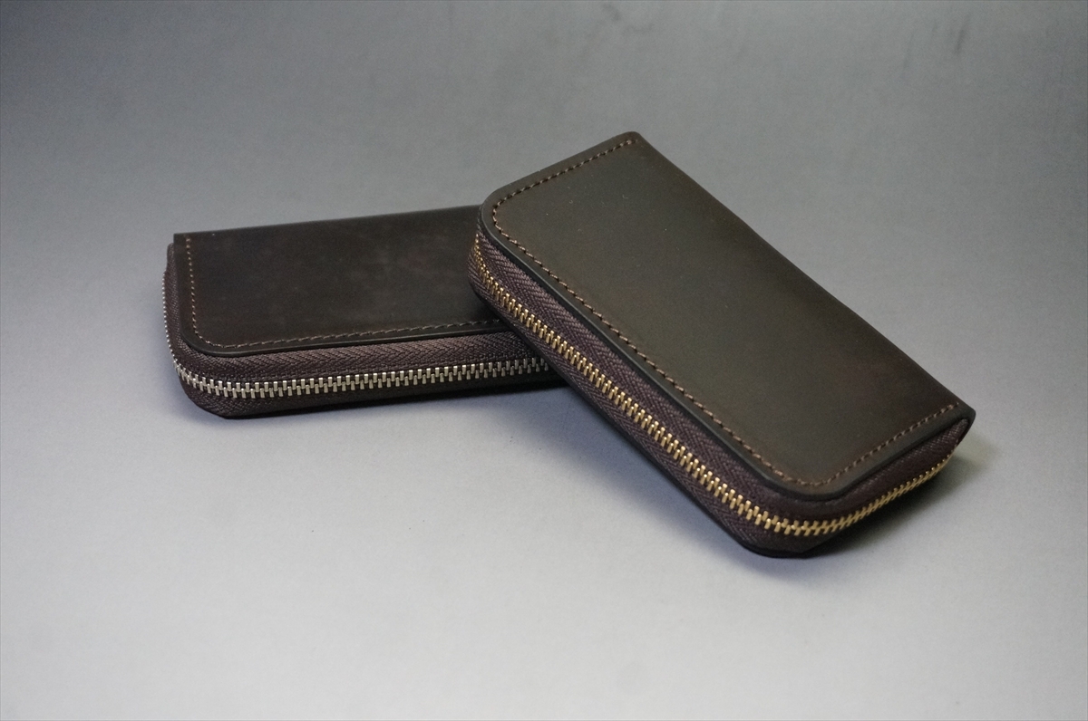 ホーウィン社製シェルコードバンを使用した４連キーケース