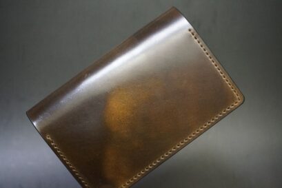 マーブルタイプのホーウィンコードバンを使用した名刺入れ