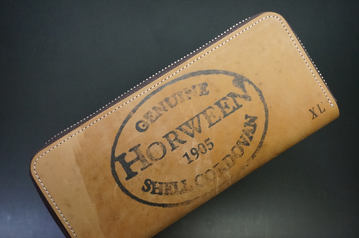 ホーウィンスタンプの長財布