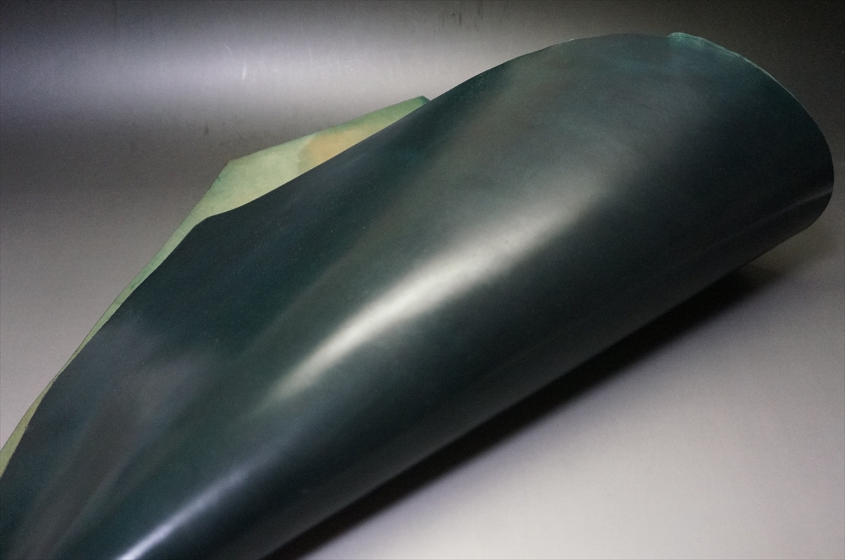 ホーウィン社製シェルコードバンのグリーン色