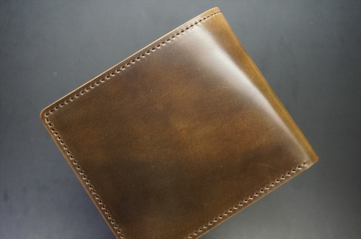 マーブルタイプのホーウィンコードバンの二つ折り財布