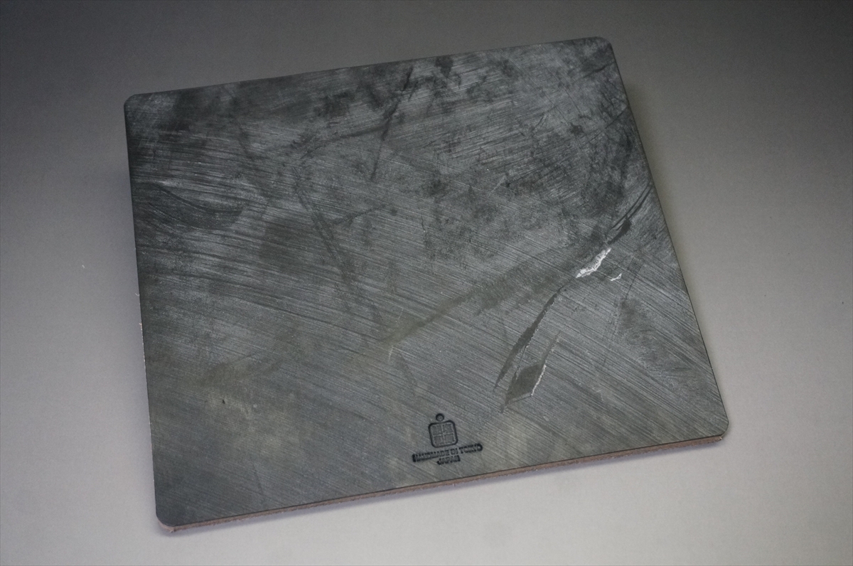 3月1日(日曜日)終了!ブライドルレザー マウスパッド(J.ベイカー社/ブラック色) - 画像 (2)