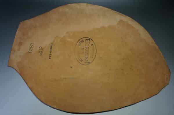 ホーウィンコードバンのバーボン色のカネ面