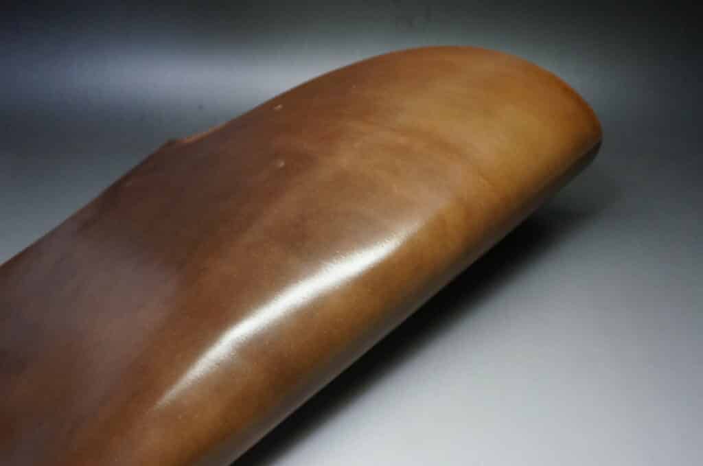 ホーウィンコードバンのバーボン色