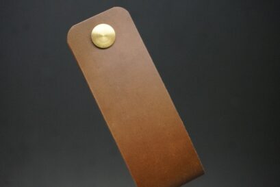 ホーウィンコードバンのバーボン色のコンパクトキーホルダー