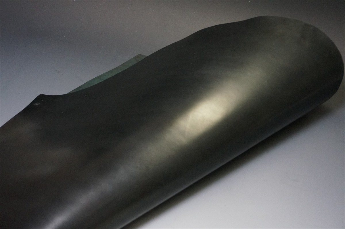 ホーウィン社製シェルコードバンのブラック色