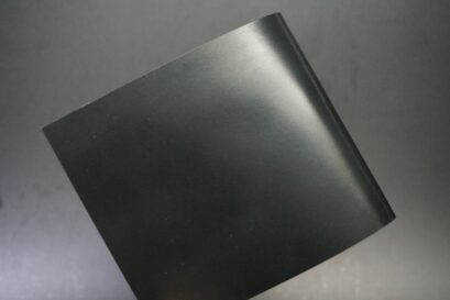 ホーウィンコードバンのブラック色の二つ折り財布