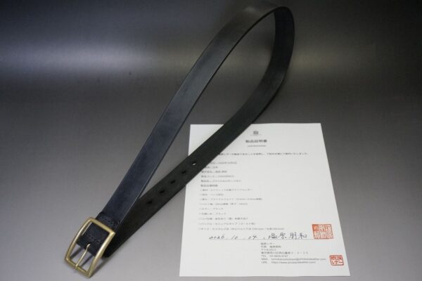 セドウィック社製ブライドルレザーを使用したベルトと製品証明書