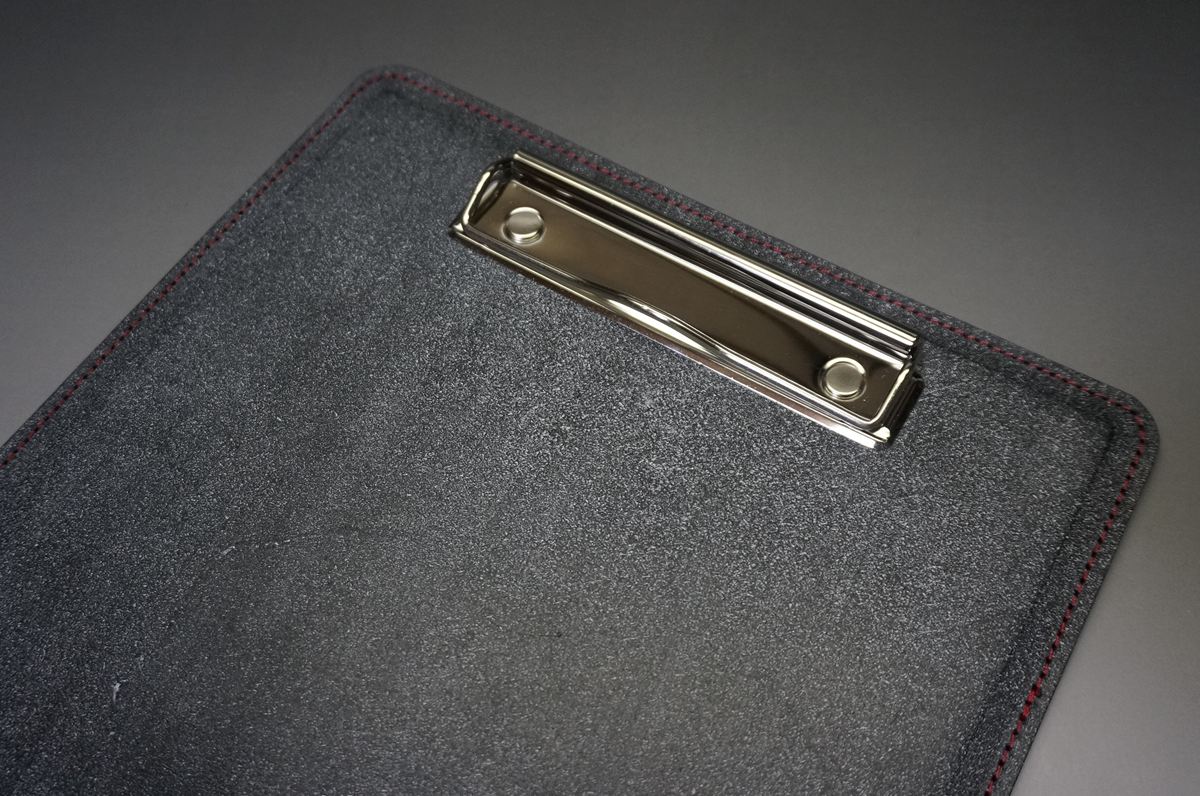 1円開始オークション(10/25日曜夜22時終了)!ブライドルレザー 床革バインダー(セドウィック社/ブラック色/ステッチ:レッド色) - 画像 (3)