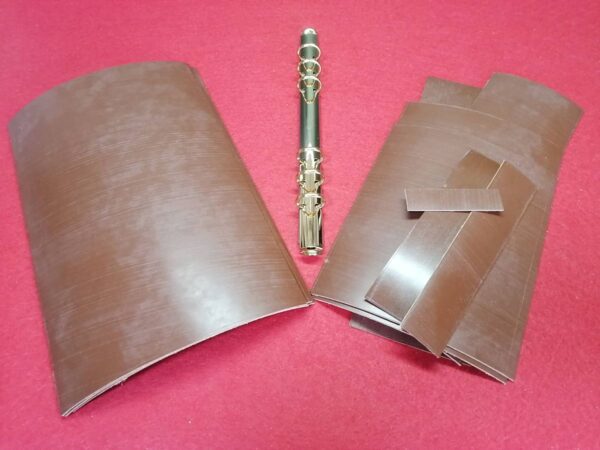 本格的な仕立て作業前に極上素材を並べて記念撮影